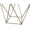 zlatá kovová konštrukcia